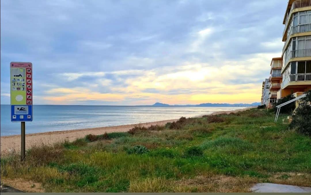 Apartamento En La Playa Tavernes de Valldigna Luaran gambar